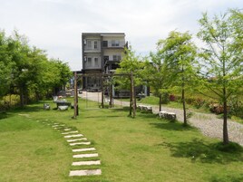 Children's play area - outdoor