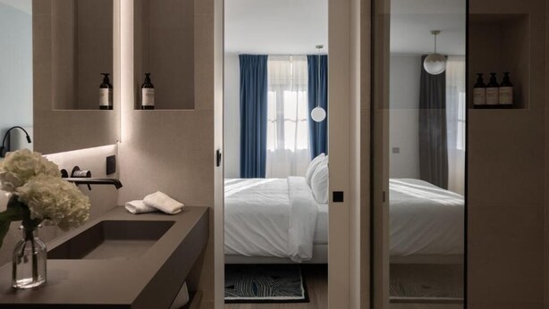Classic Double Room, City View | 1 bedroom, Egyptian cotton sheets, premium bedding, Select Comfort beds - Hôtel des Quinconces (Bordeaux)