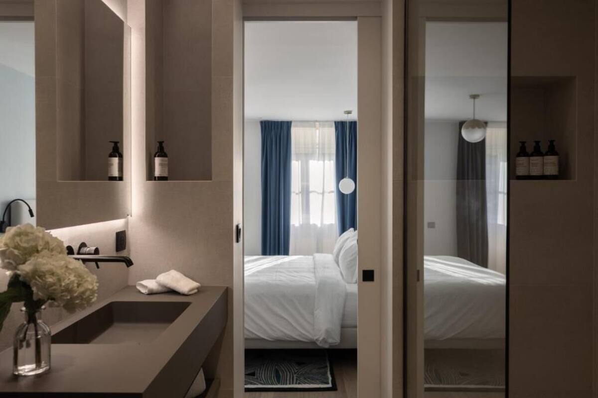 Classic Double Room, City View | 1 bedroom, Egyptian cotton sheets, premium bedding, Select Comfort beds