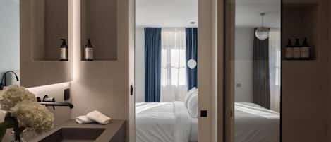 Classic Double Room, City View | 1 bedroom, Egyptian cotton sheets, premium bedding, Select Comfort beds