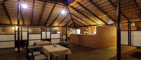 2 restaurants, breakfast, lunch served; local and international cuisine