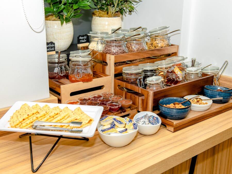 Ilmainen päivittäinen buffetaamiainen