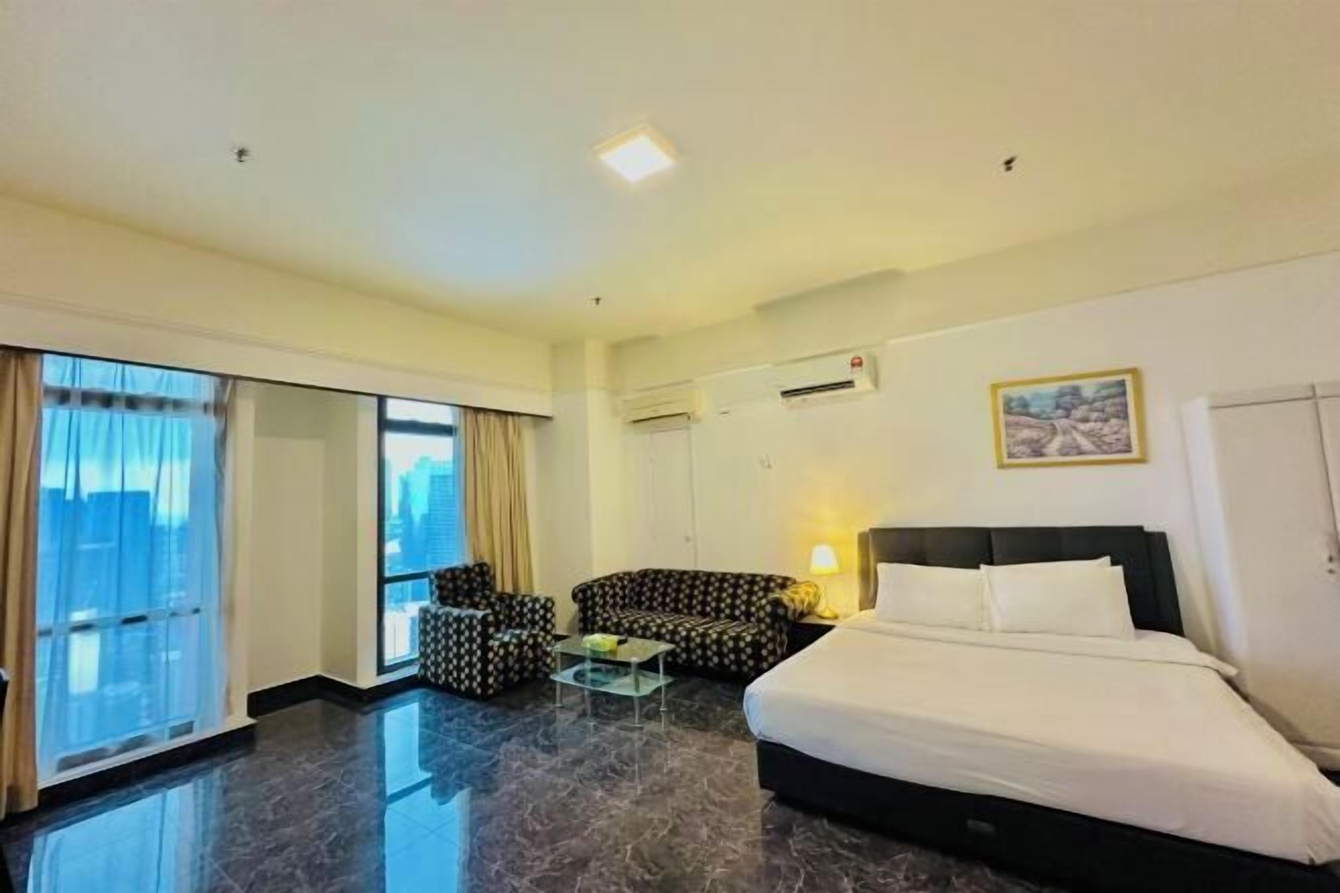 Roupas de cama premium, espaço de trabalho para notebook