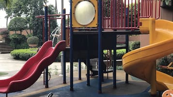 Children’s play area – outdoor
