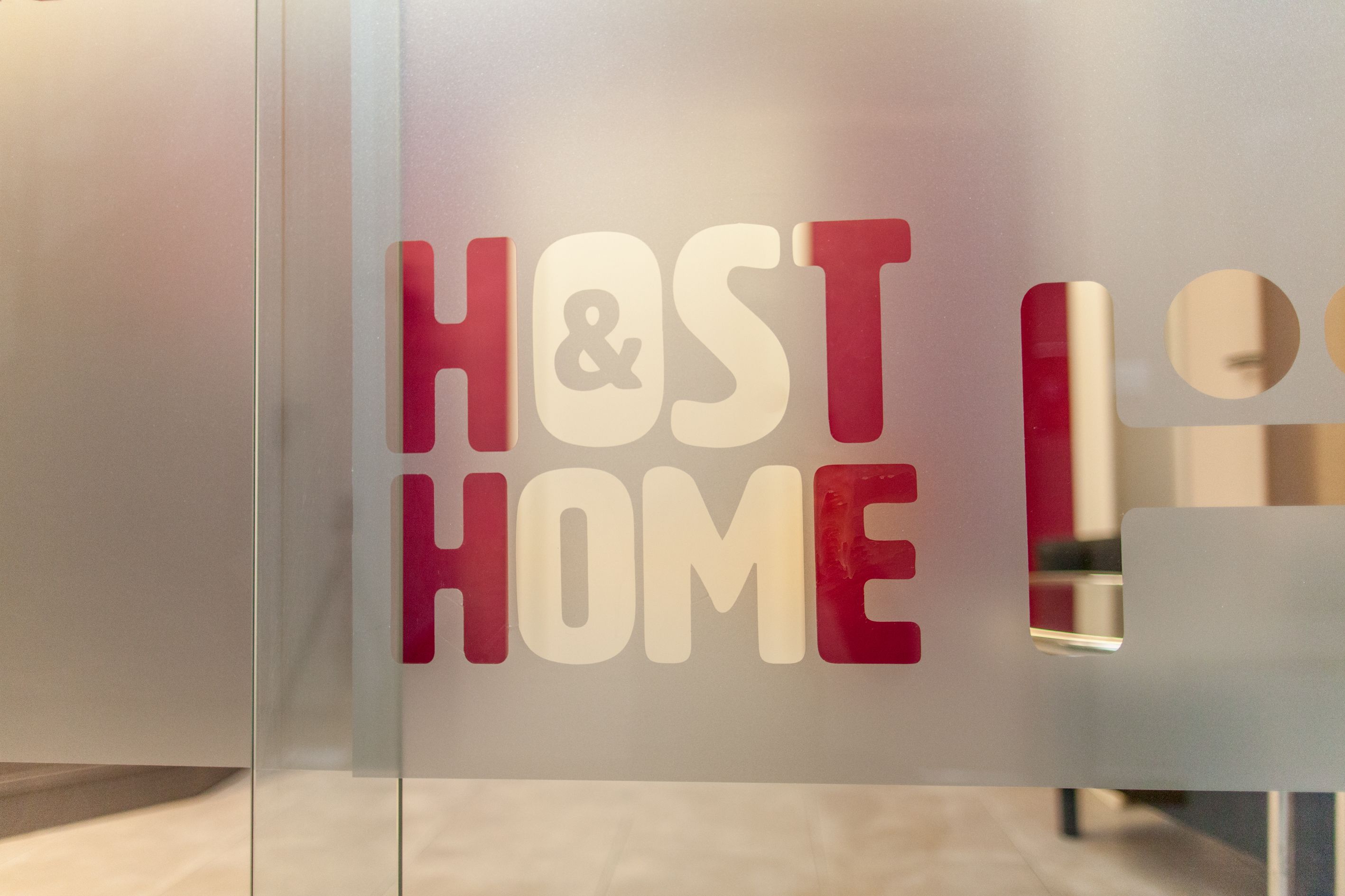 Foto - Host & Home
