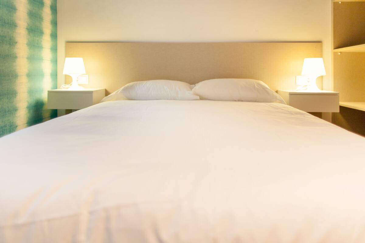 Standard Double Room (203) | In-room safe, desk, blackout drapes, WiFi (free)