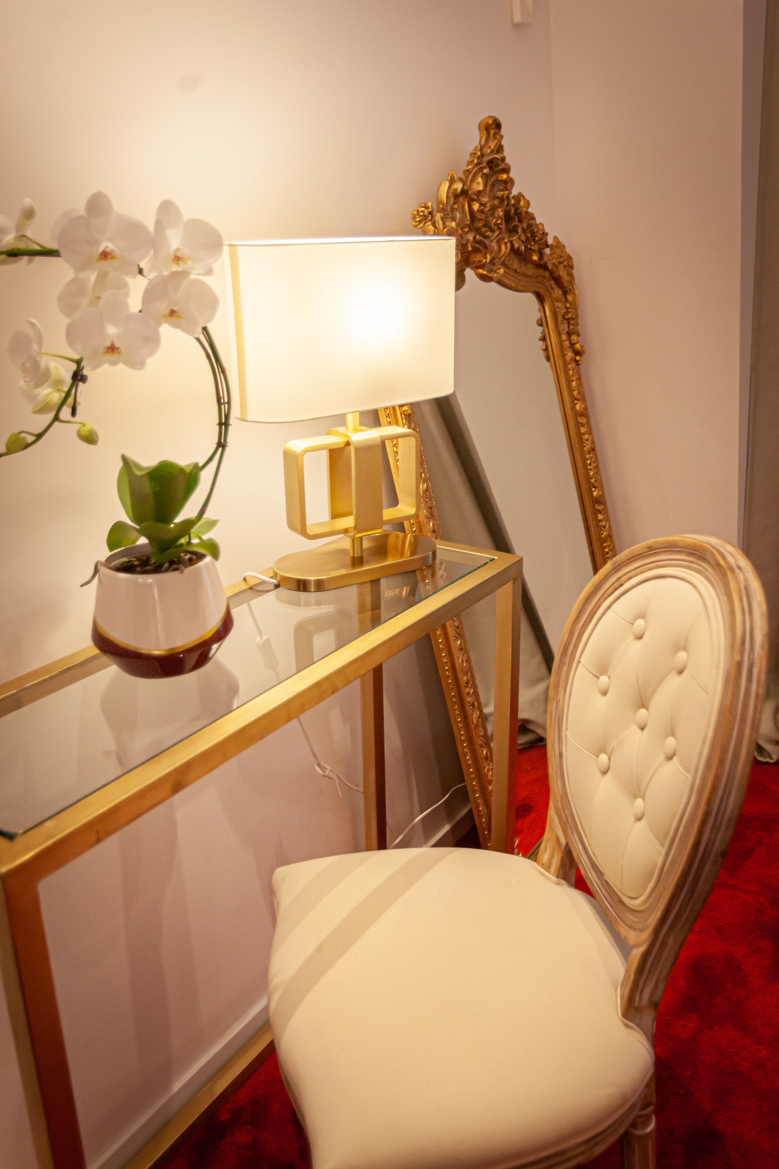 comfort room | 1 bedroom, minibar, in-room safe, individually decorated