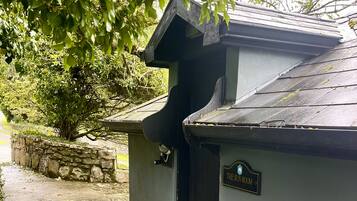 Comfort Double Room | Desk, free WiFi, bed sheets