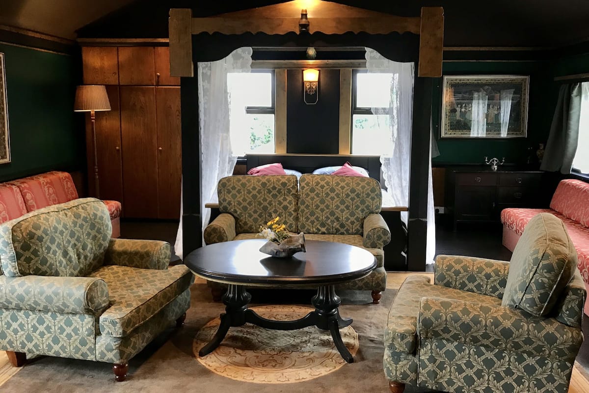Grand Suite, Mountain View, Annex Building | Desk, free WiFi, bed sheets