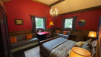 Desk, free WiFi, bed sheets