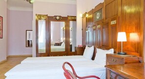 Chambre avec lits jumeaux (with Sofa)