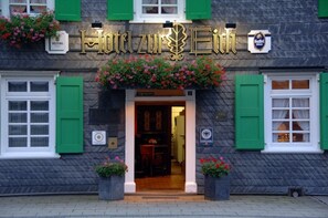 Front of property - Hotel Zur Eich (Wermelskirchen)