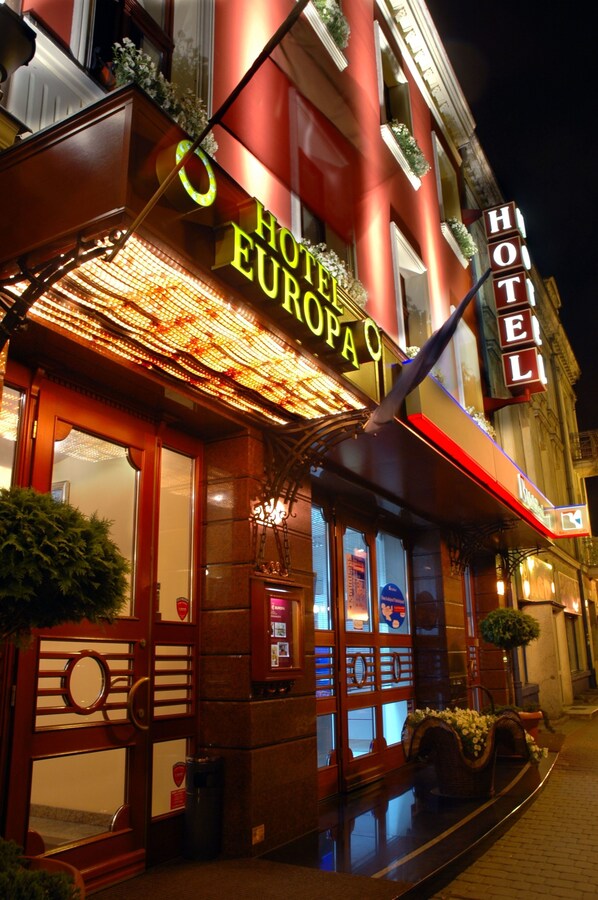 Front of property – evening/night