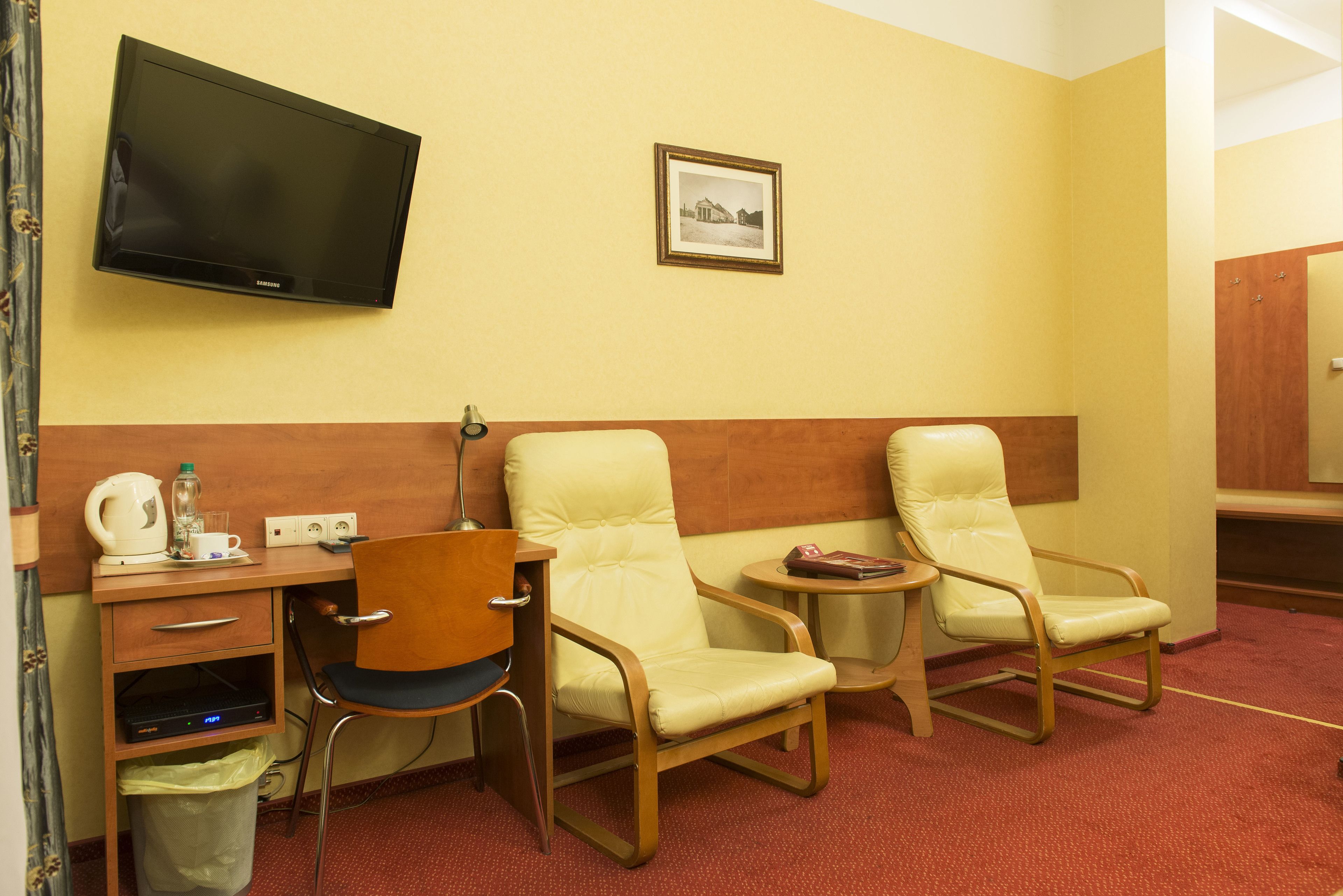 standard single room | premium bedding, desk, soundproofing, iron/ironing board