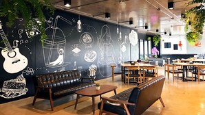 Breakfast, lunch, dinner and brunch served - Letana Hotel (Bang Phli)