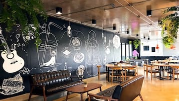 Café da manhã, almoço e jantar; culinária tailandesa