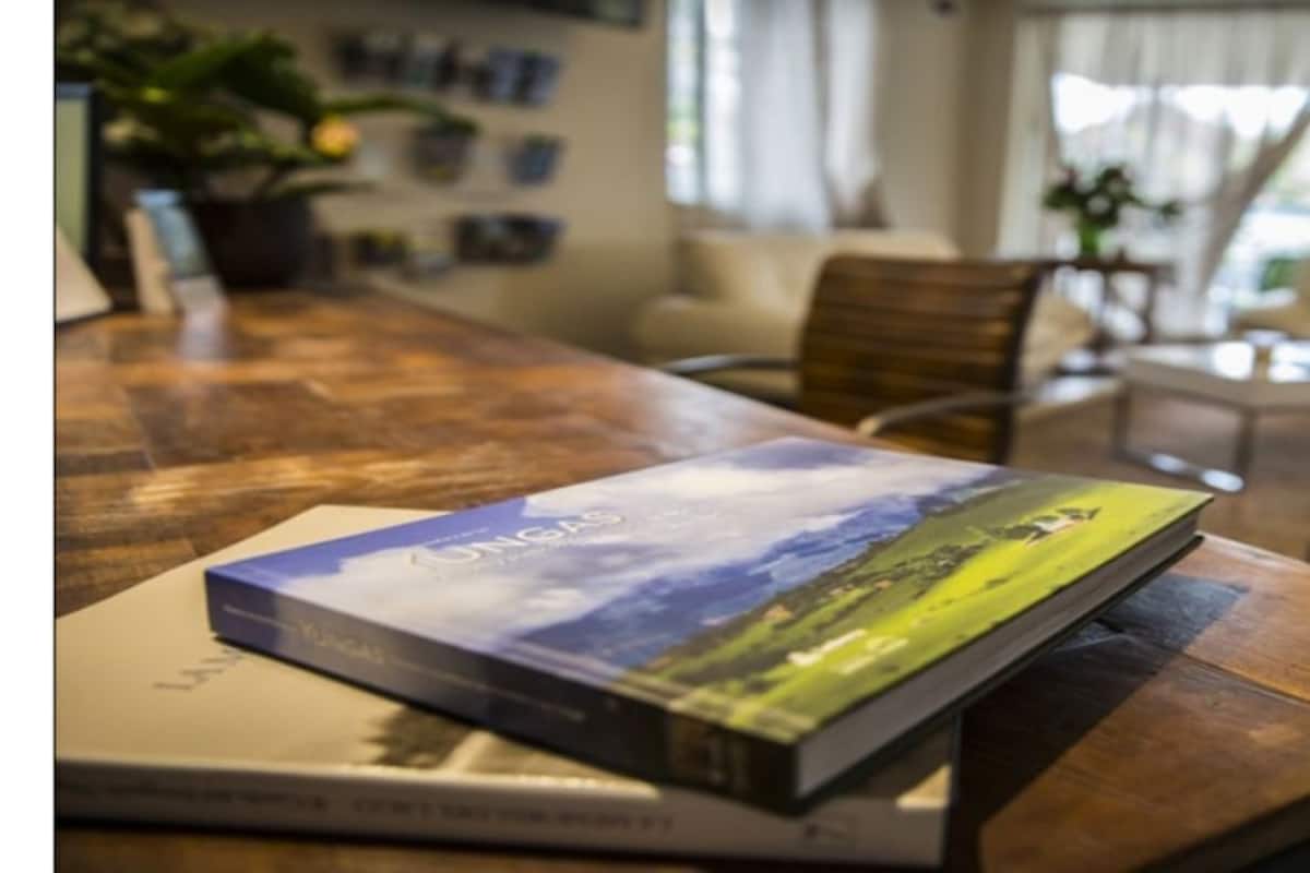 Comfort Süit | Minibar, odada kasa, masa, güneşlik/perde