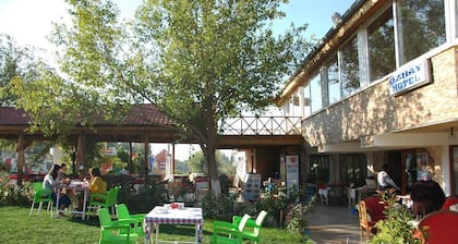 Ozbay Hotel