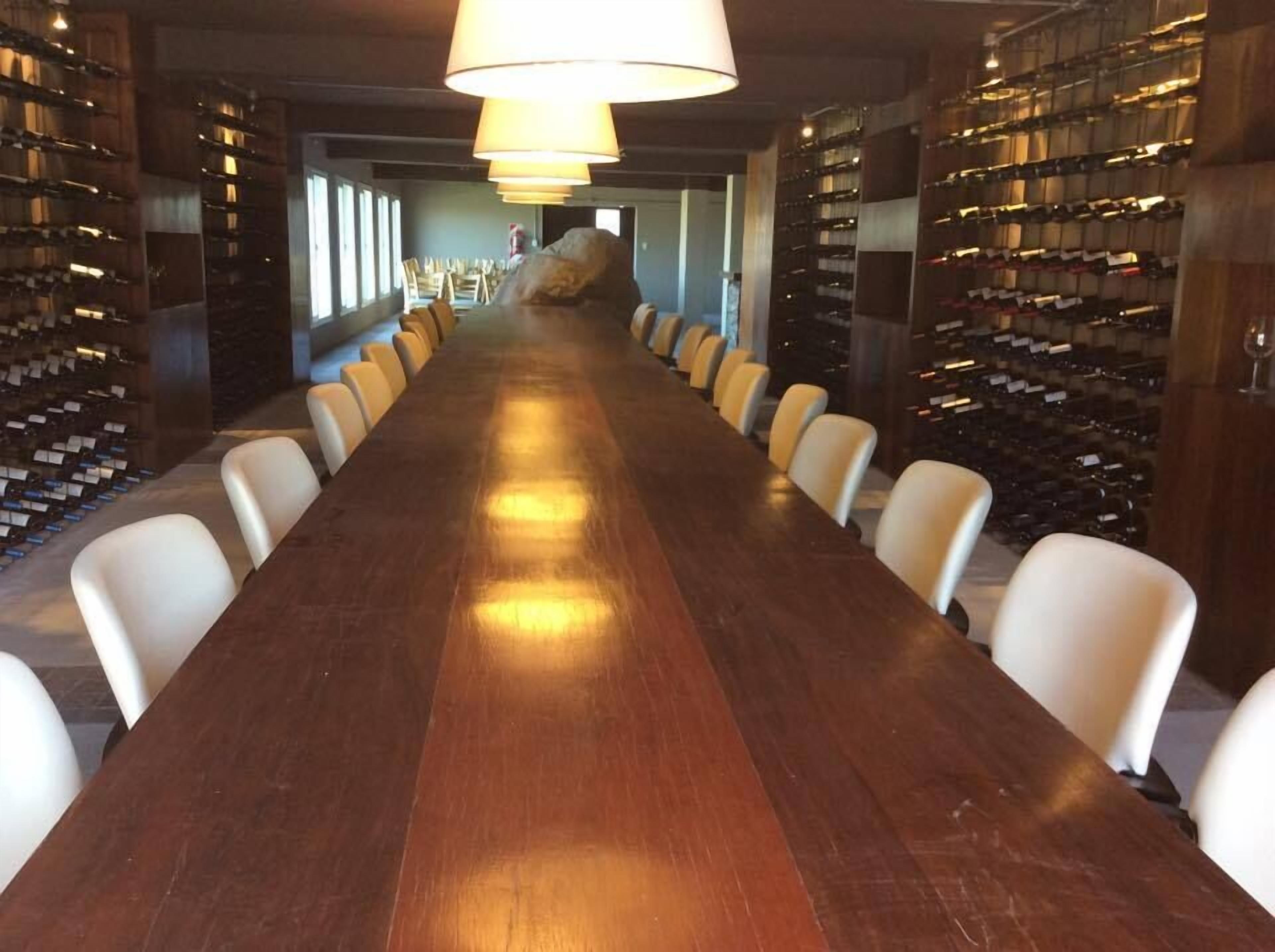 breakfast, lunch, dinner served; regional cuisine