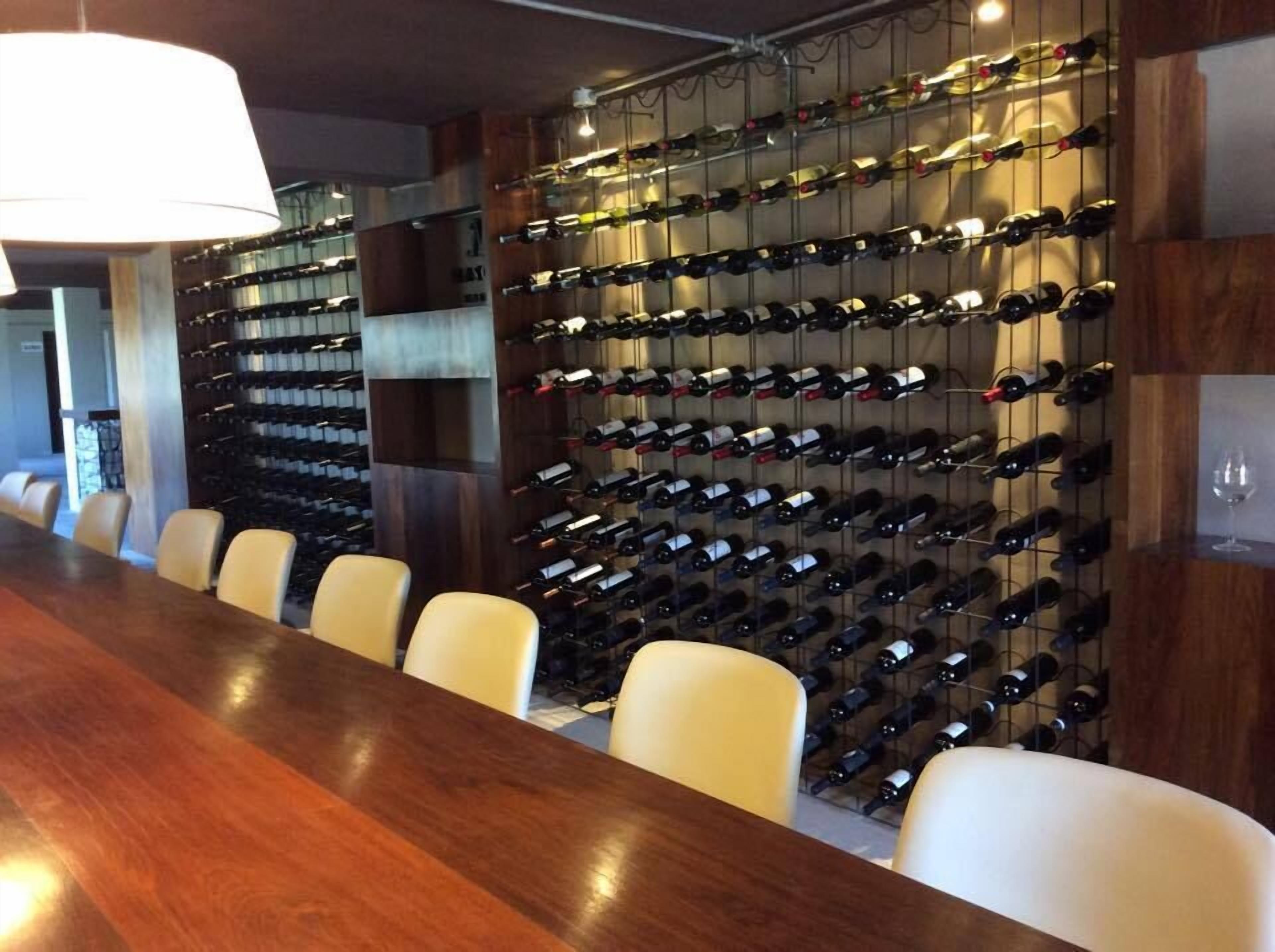 breakfast, lunch, dinner served; regional cuisine