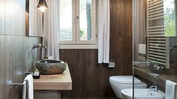 Double Room | Bathroom | Shower, free toiletries, hair dryer, bathrobes