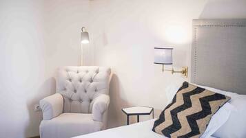 Standard Double Room | Blackout drapes, iron/ironing board, free WiFi