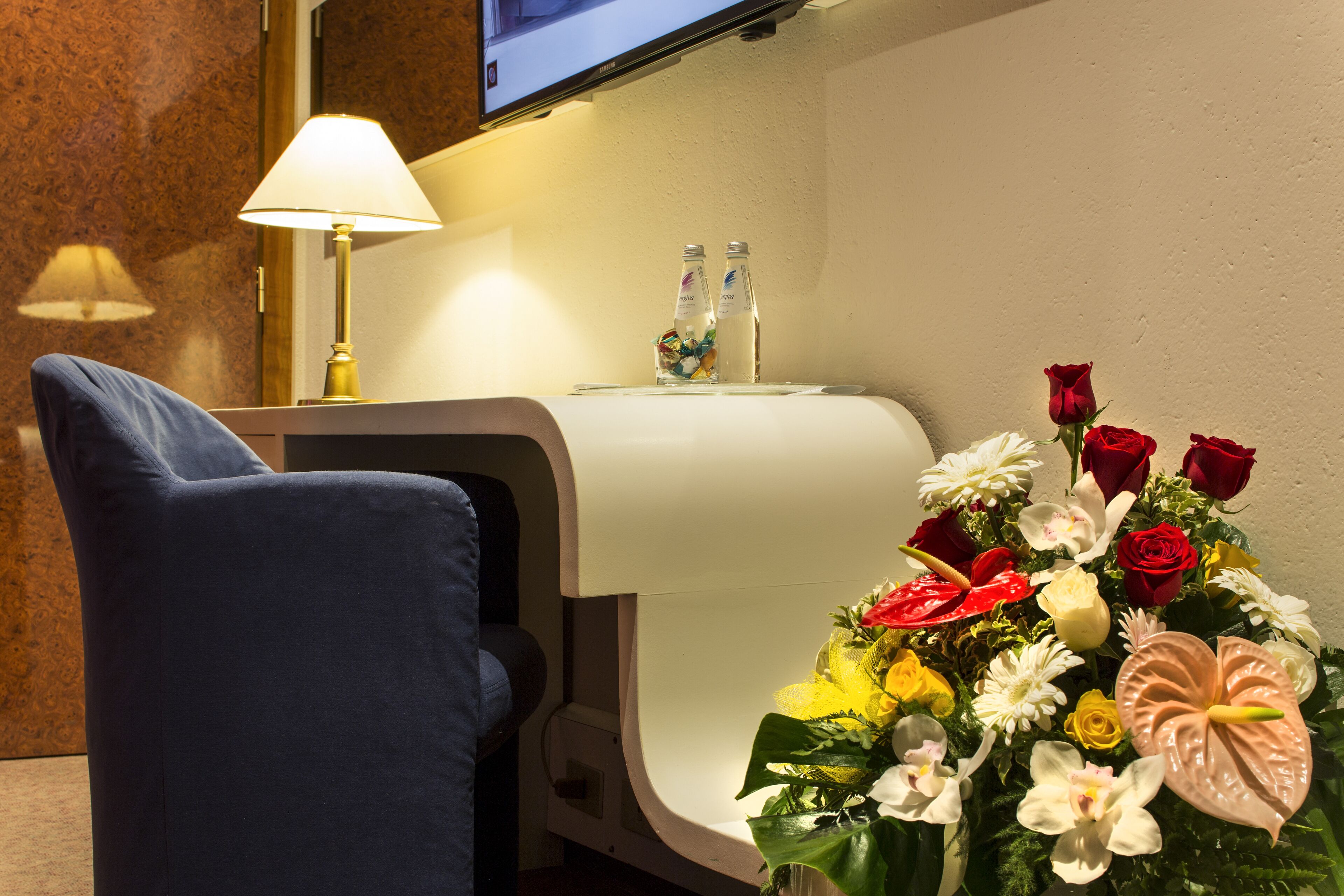 Daunenbettdecken, Minibar, Schreibtisch, schallisolierte Zimmer