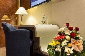 Down comforters, minibar, desk, soundproofing