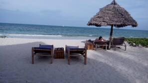 Beach massages - Blue Earth Beach Bungalows (Jambiani)