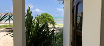 Blue Earth Beach Bungalows