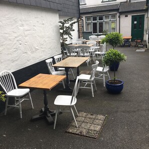 Courtyard - Wynnstay Hotel (Machynlleth)
