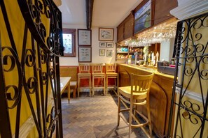 Bar (in der Unterkunft)