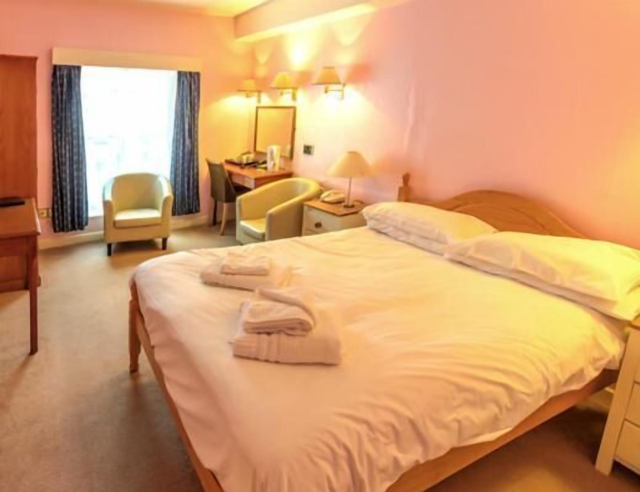 desk, iron/ironing board, free wifi, bed sheets