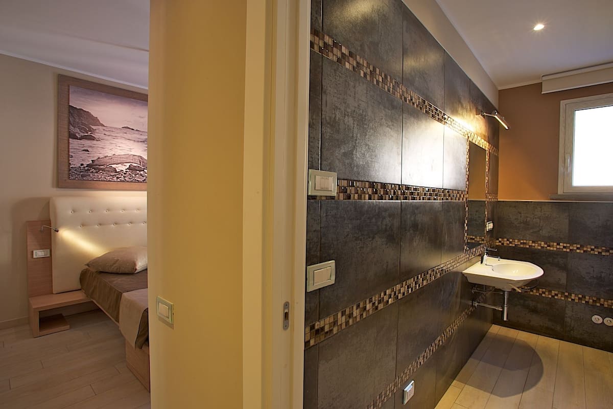 frette italian sheets, premium bedding, minibar, in-room safe