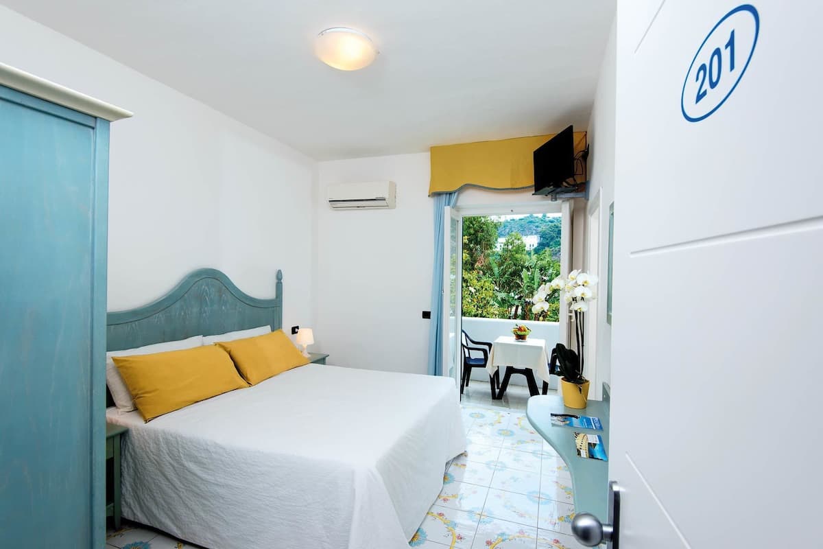 Minibar, in-room safe, desk, soundproofing