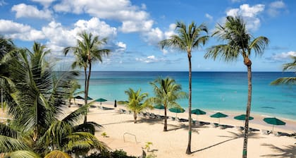 Royal Glitter Bay Villas