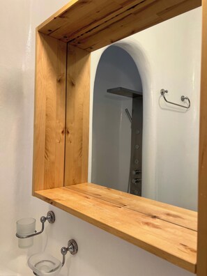 Apartment, 1 Bedroom, Sea View | Bathroom | Hair dryer, towels, soap, shampoo