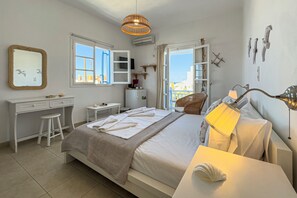 Double Room, City View | Hypo-allergenic bedding, in-room safe, soundproofing, iron/ironing board