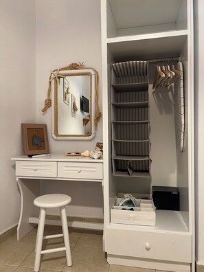 Double Room, Balcony, Partial Sea View | Living area - Heliotropio Studios & Apartments (Milos)