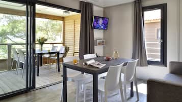 Chalet (Casane) | Coin séjour | Télévision à écran plat de 78 cm avec chaßnes numériques, télévision