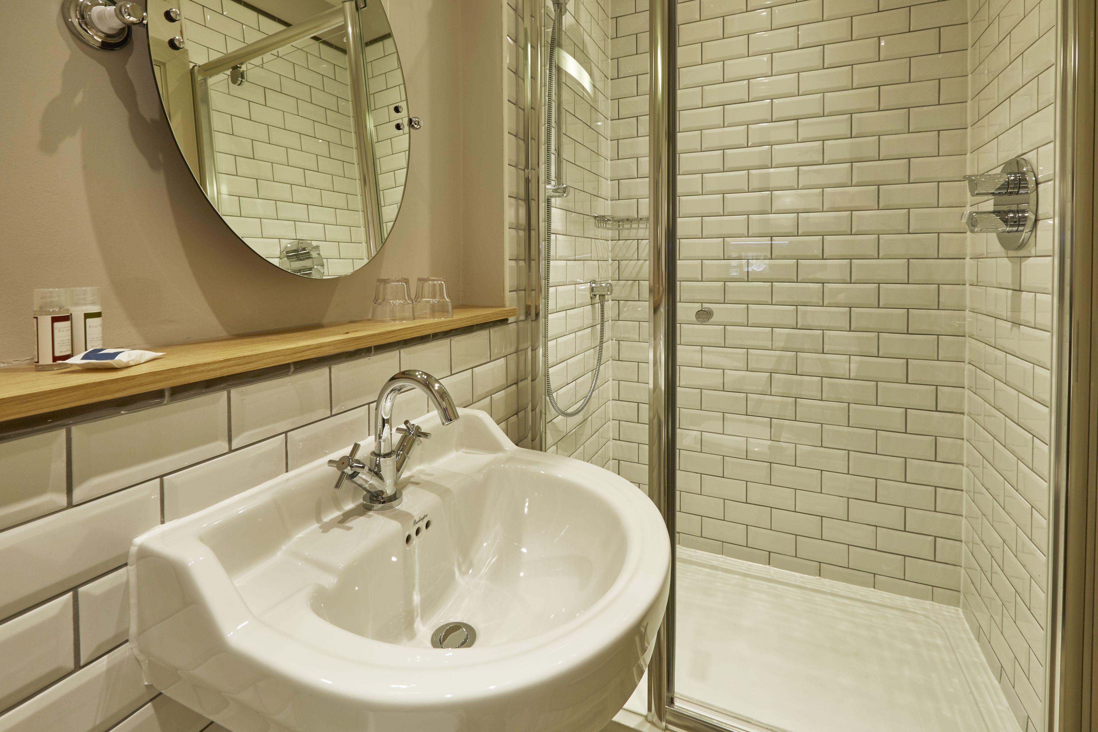 Double Room | Bathroom | Shower, towels