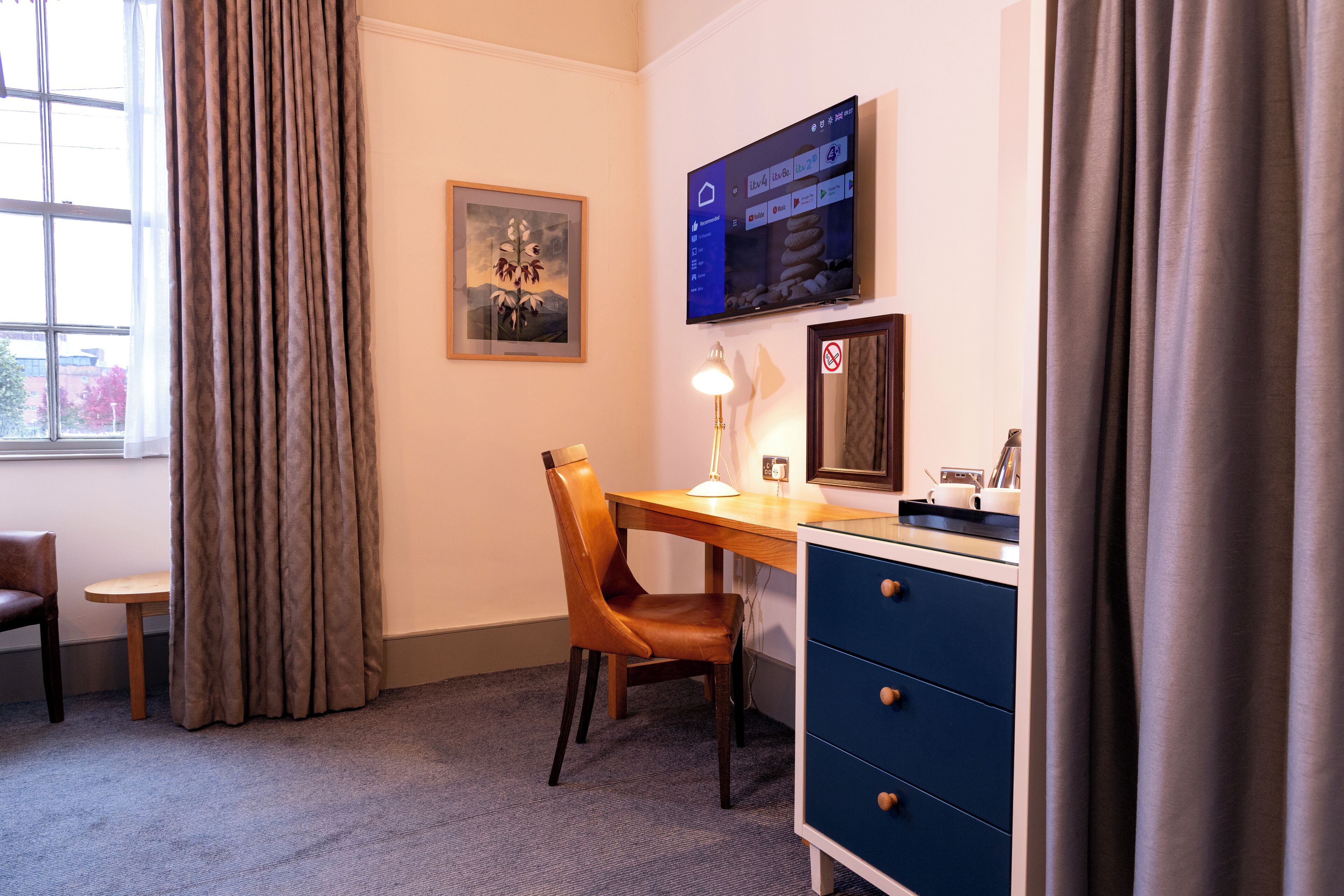 Double with a view | Pillowtop beds, desk, iron/ironing board, free WiFi