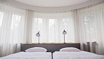 In-room safe, desk, free WiFi, bed sheets