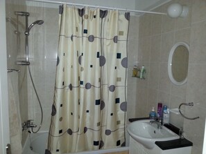 Exclusive Apartment, 1 Bedroom, Balcony, Poolside | Bathroom - Royal Sea Crest (Paphos)