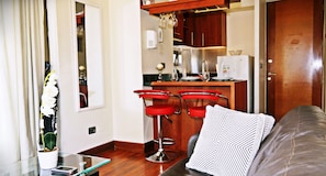 32-inch flat-screen TV with cable channels, TV - Apart Providencia Barros Borgoño (Santiago)