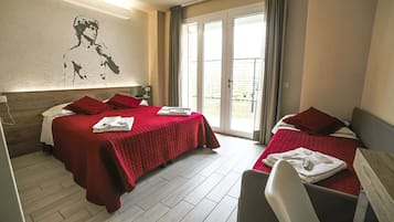 Habitación Deluxe doble | Ropa de cama de alta calidad, colchones viscoelásticos, minibar