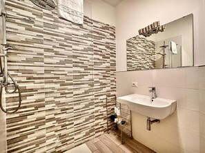 淋浴設備、雨淋花灑、免費梳洗用品、風筒