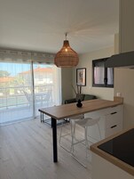 Appartement Supérieur | Ameublement personnalisé, fer et planche à repasser, Wi-Fi gratuit