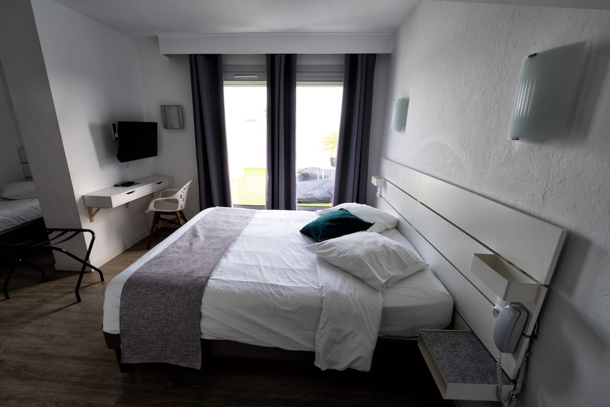 family room, multiple beds, terrace | 1 bedroom, individually furnished, iron/ironing board, free wifi