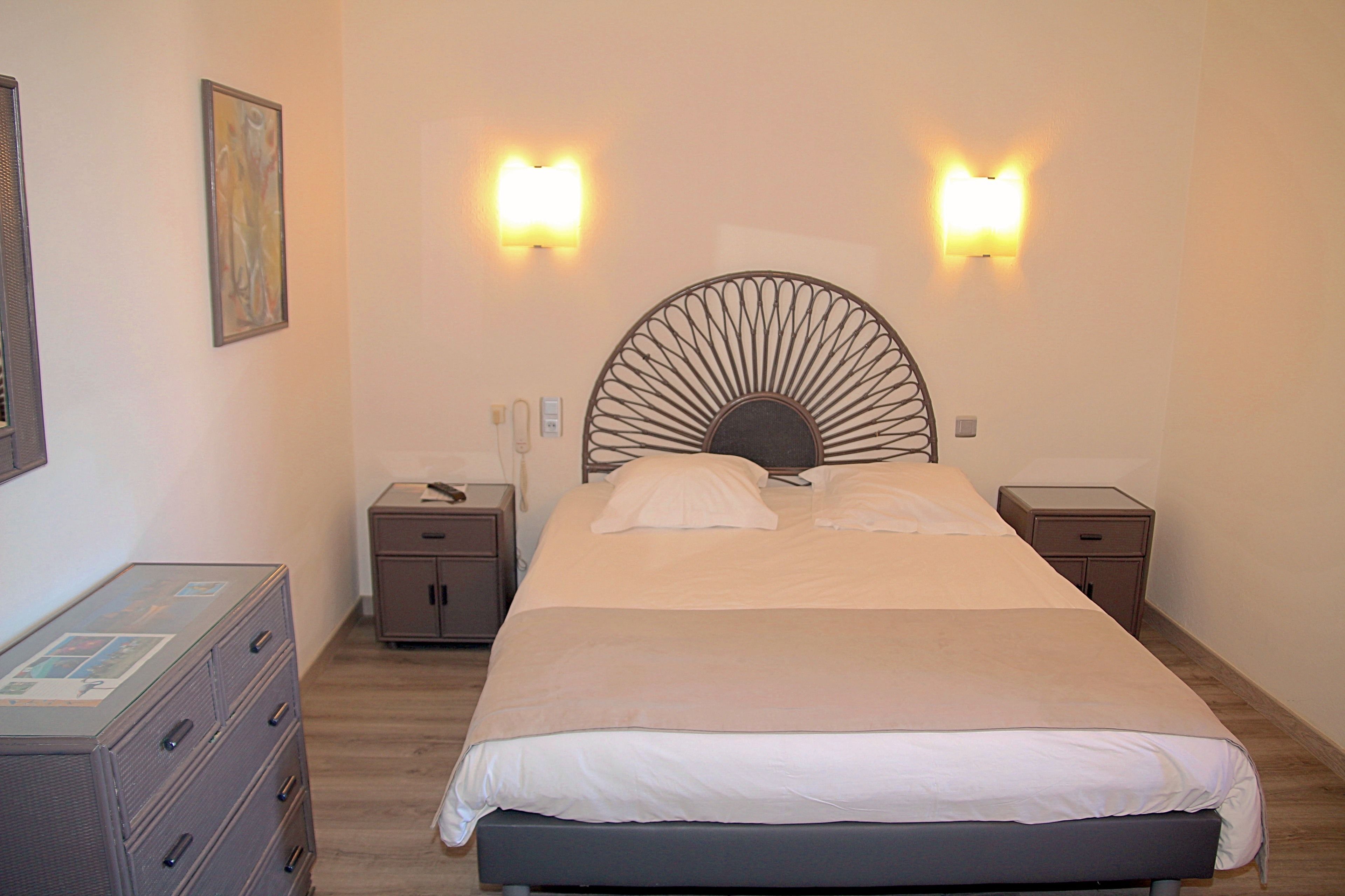 family room | 1 bedroom, individually furnished, iron/ironing board, free wifi